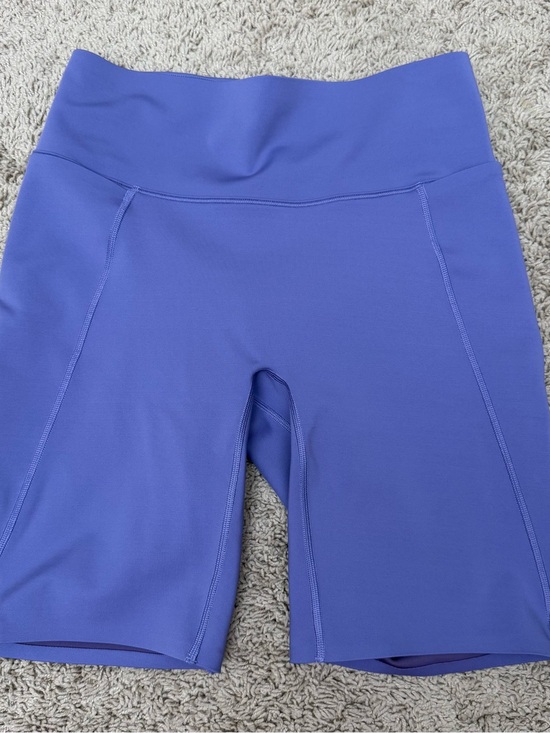 Nike Pants - Nike Universa High-Waisted Biker Shorts